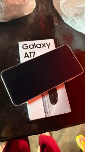Vendo esse a17 lançamento novo 6 dias que saiu da loja 128gigas 4ram