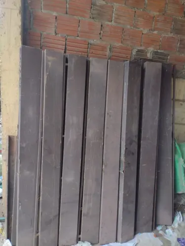 Lote de perfil em U dobrado (aço pesado)