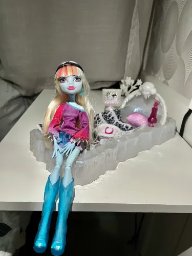 Boneca Monster High Abbey Bominable + Cama Gelada Original