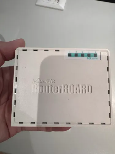 Mikrotik RB750Gr3