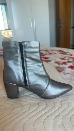 Bota chumbo TAM 36 usada poucas vezes 