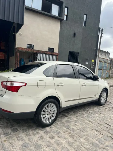 Fiat Grand Siena Essence 1.6 Flex 16V 2014