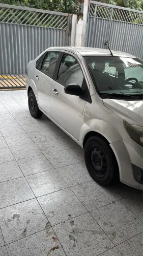 Ford Fiesta Sedan 1.0 8V Flex 4P 2013
