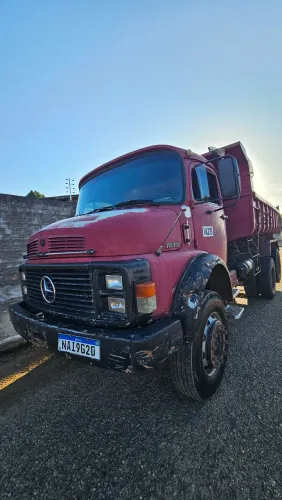 Caminhão Basculante Mercedes Benz 1513