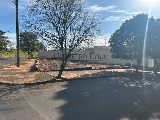 Terreno à venda, 550m², por R$450.000 - Centro - Jaú/SP