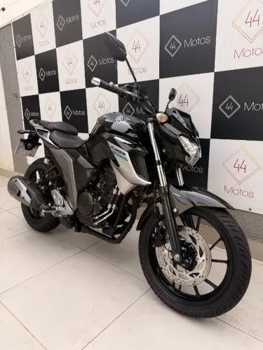 Yamaha FZ25 Fazer 250