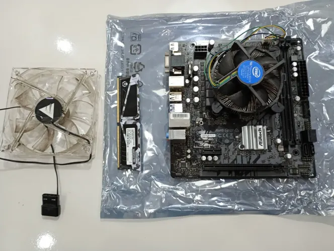Kit gamer com placa mãe com processador eemoria 