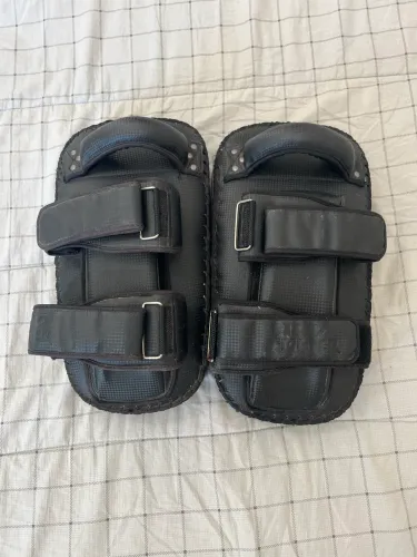 Aparador Soco e Chute Thai Pad Curvo Tailandes - Lima Fighter