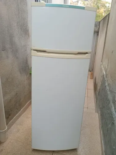Vende-se geladeira usada