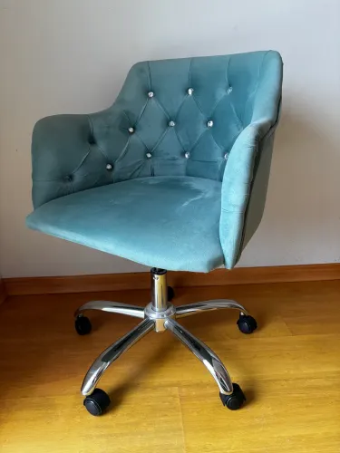 Cadeira - poltrona giratória em veludo estofado azul-tiffany