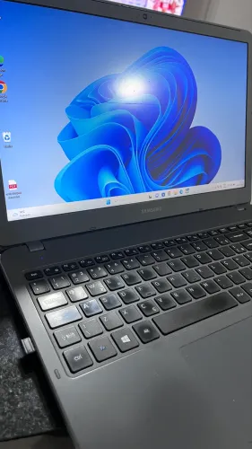 Notebook Samsung i3 256SSD