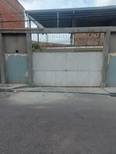 portão de correr e portão pequeno