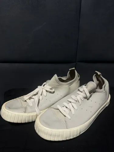 Reserva Astral em tom off-white