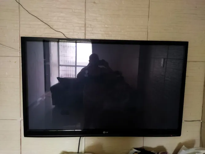 Vendo tv de plasma 43 polegadas, única dona,nunca consertada,em perfeito estado.
