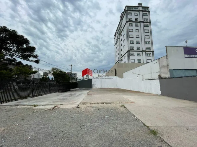 Terreno com 469m² , à venda, no bairro Centro em São José dos Pinhais