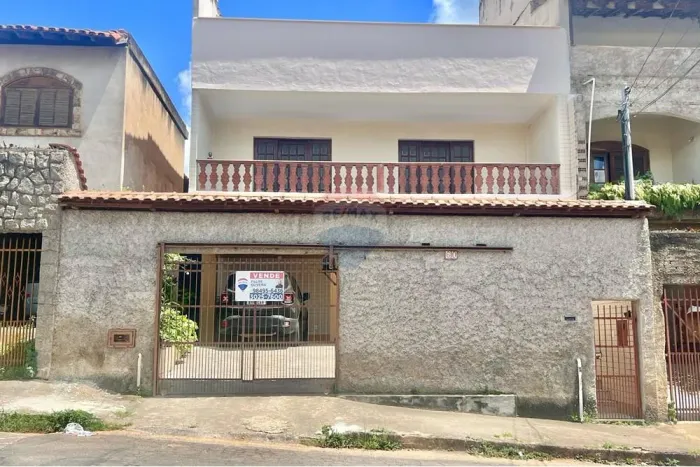 Casa 07 Quartos à venda no bairro Teixeiras em Juiz de Fora - MG