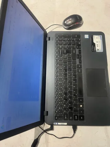 Vende notebook Samsung I5