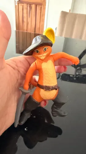 Gato de botas e ovo