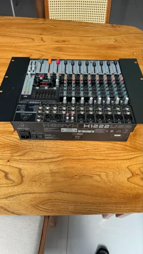 Mesa de som behringuer