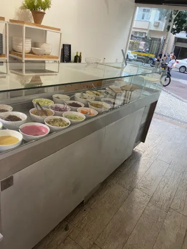 Balcão refrigerado de Saladas 