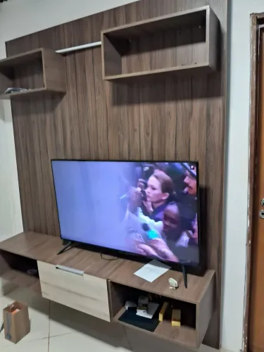 Vendo uma painel de TV em mdf de 185 por 225