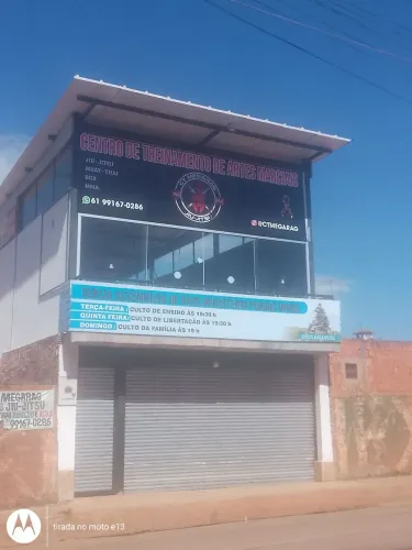   Imóvel com 2 lojas , 150 mts cada  , avenida comercial Valparaíso ll 