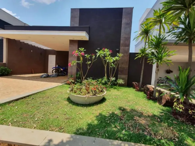 CASA TERREA EM CONDOMINIO À VENDA 153M² 03 QUARTOS SENDO 03 SUITES - VILA DO GOLF