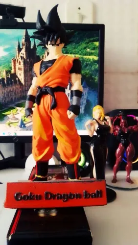 ART figure antigo de Goku
