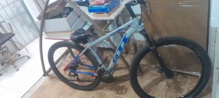 BICICLETA ARO 29 EM PERFEITO ESTADO APROVEITE RETIRA NO BAIRRO DO IPSEP NÃO FAÇO ENTREGA