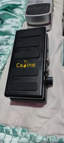 Pedal de Volume Caline 2 in 2  out + Boost