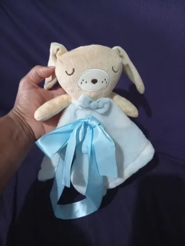 Naninha pelúcia bordada e tecido soft azul detalhes do céu 35 reais