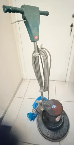 Enceradeira Industrial Cl-350 Plus Cleaner Escova E Suporte Cor Verde