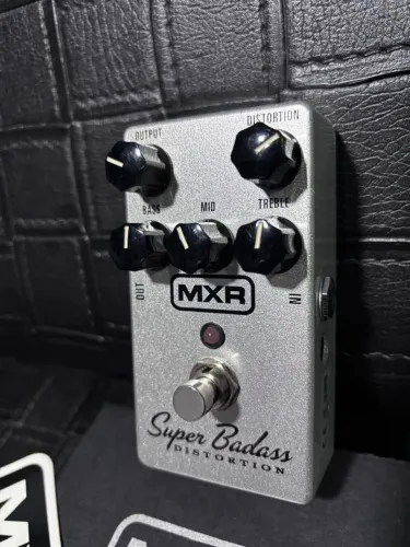 Pedal MXR Distortion Super Badass M75