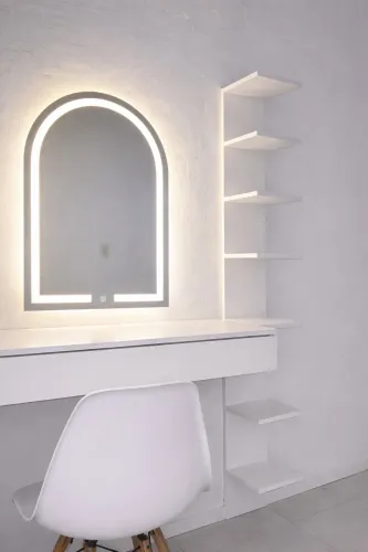 Kit de Penteadeira, Espelho Led e Torre Estante em perfeito estado!
