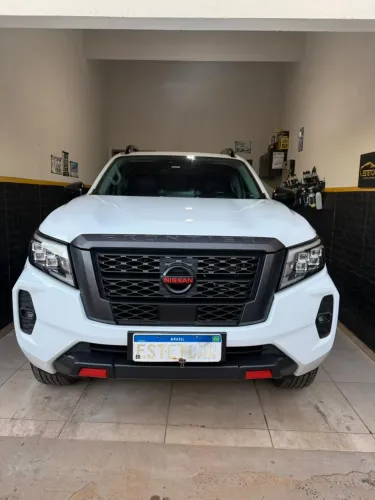 Nissan Frontier Pro4x CD 4X4 2.3 Bi-TB Die. AUT 2023