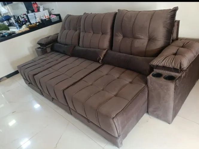 Sofá retrátil reclinável com porta-copos embutido lupera