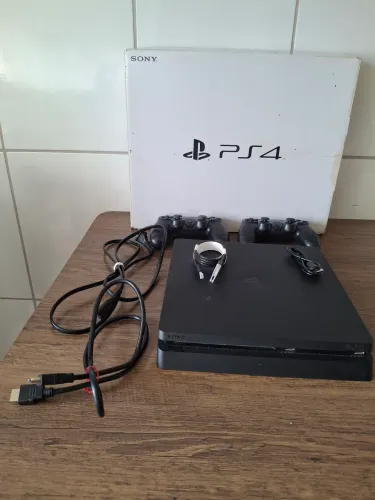 Ps4 slim 500gb 2 controles