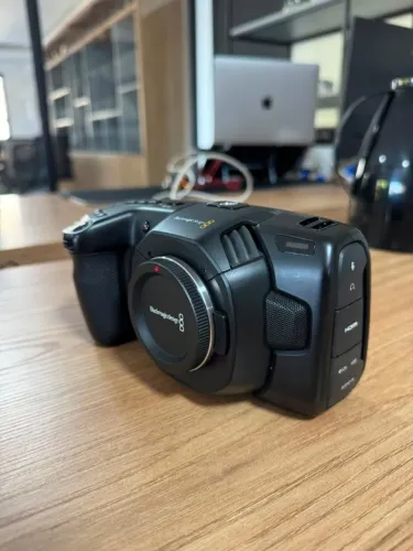 Camera Blackmagic 4k pocket cinema MUITO NOVA