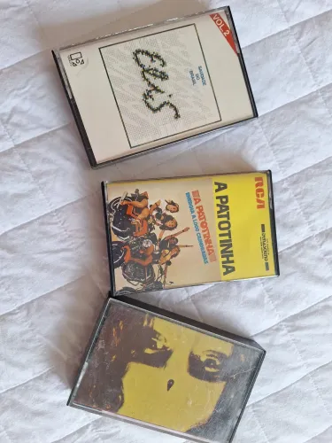 3 fitas cassettes diversas