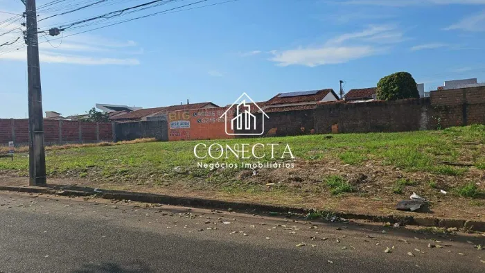 Terreno a venda no Bairro Jardim América, com característica mista (residencial ou comerci