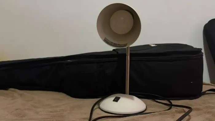 Luminária de Mesa Flexível com Cúpula - Acompanha Lâmpada (Desconto no PIX)