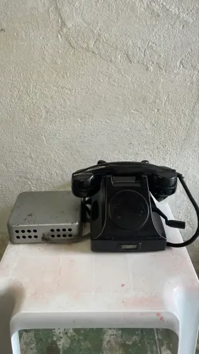 Telefone raro a manivela 