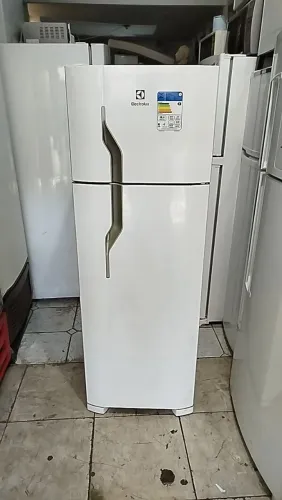 Geladeira Electrolux pequena