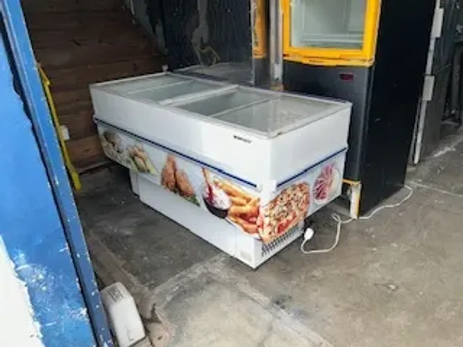 balcão ilha de congelados - marca gelopar - medindo 2 metros - 220 volts- ac. propostas