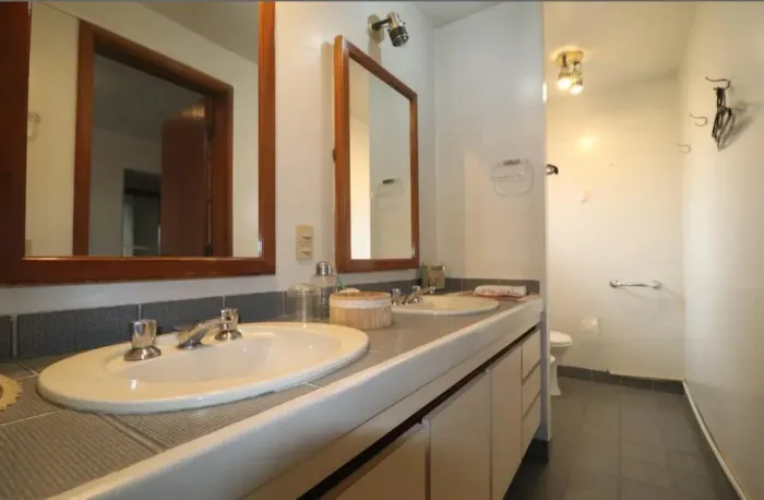 Apartamento Amplo com 154m², 3 Quartos, Suíte, 2 Vagas e Varandas no Jardim Bela Vista REF