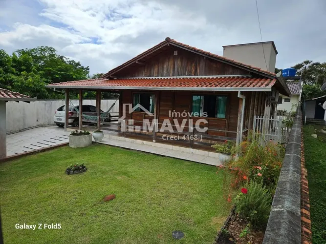 Casa com 3 Quartos, Ubatuba - São Francisco do Sul