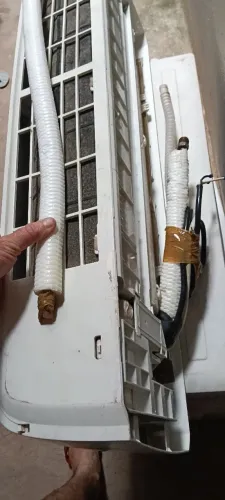 Vendo esse ar condicionado Eletrolux 12 mil BTUs bem conservado funcionando perfeitamente 
