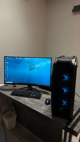 PC GAMER COM MONITOR