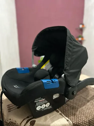 Bebê conforto Semi novo de até 12 meses