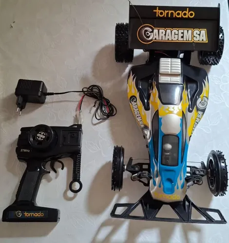 Carrinho de Controle Remoto.   Garagem SA